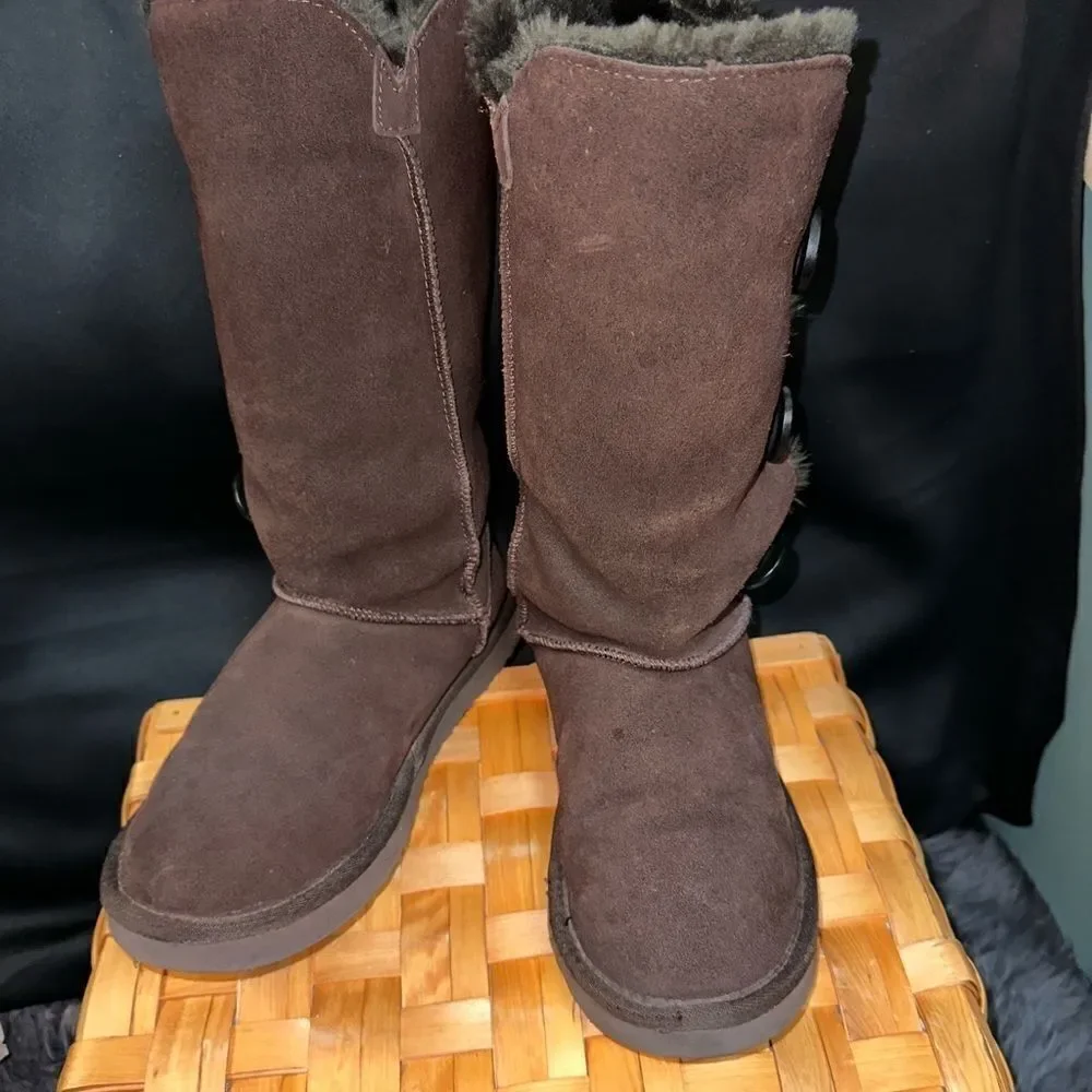 UGG Tall Bailey 3 button chocolate brown sz 7 EUC